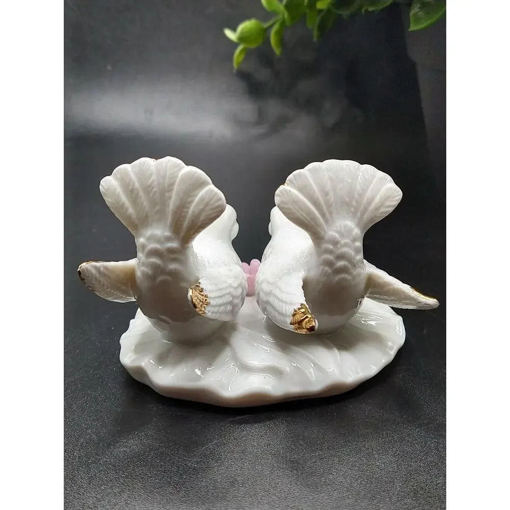 Lefton Fine China Turtle Doves Figurine 06303 Hand Painted Gold Tip 1987 Japan